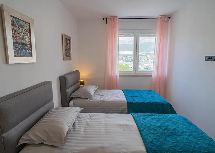 Aurum Hills سبليت
